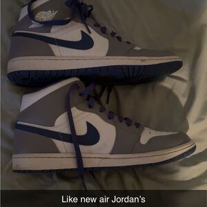 Nike Air Jordan Men's Gray and Navy Sneakers